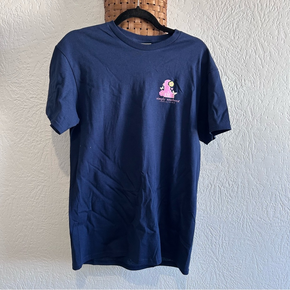Simply Southern Women’s Delaware Navy Tee W/Pink Graphic Size M NWT 100% Cotton